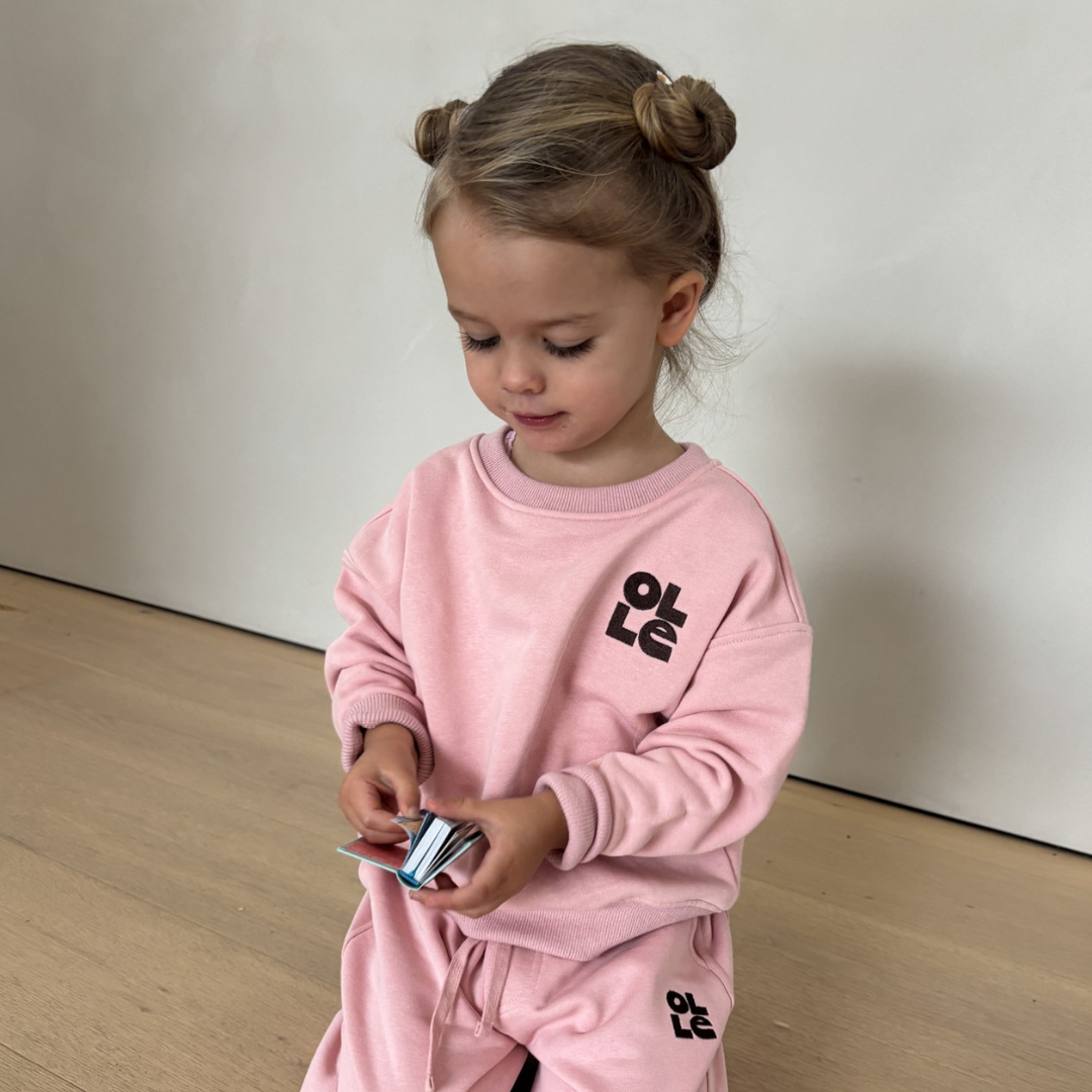 BIG HEARTS SWEATSHIRT